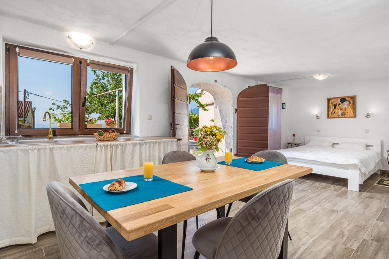 Ema Apartment Matulji Luaran gambar